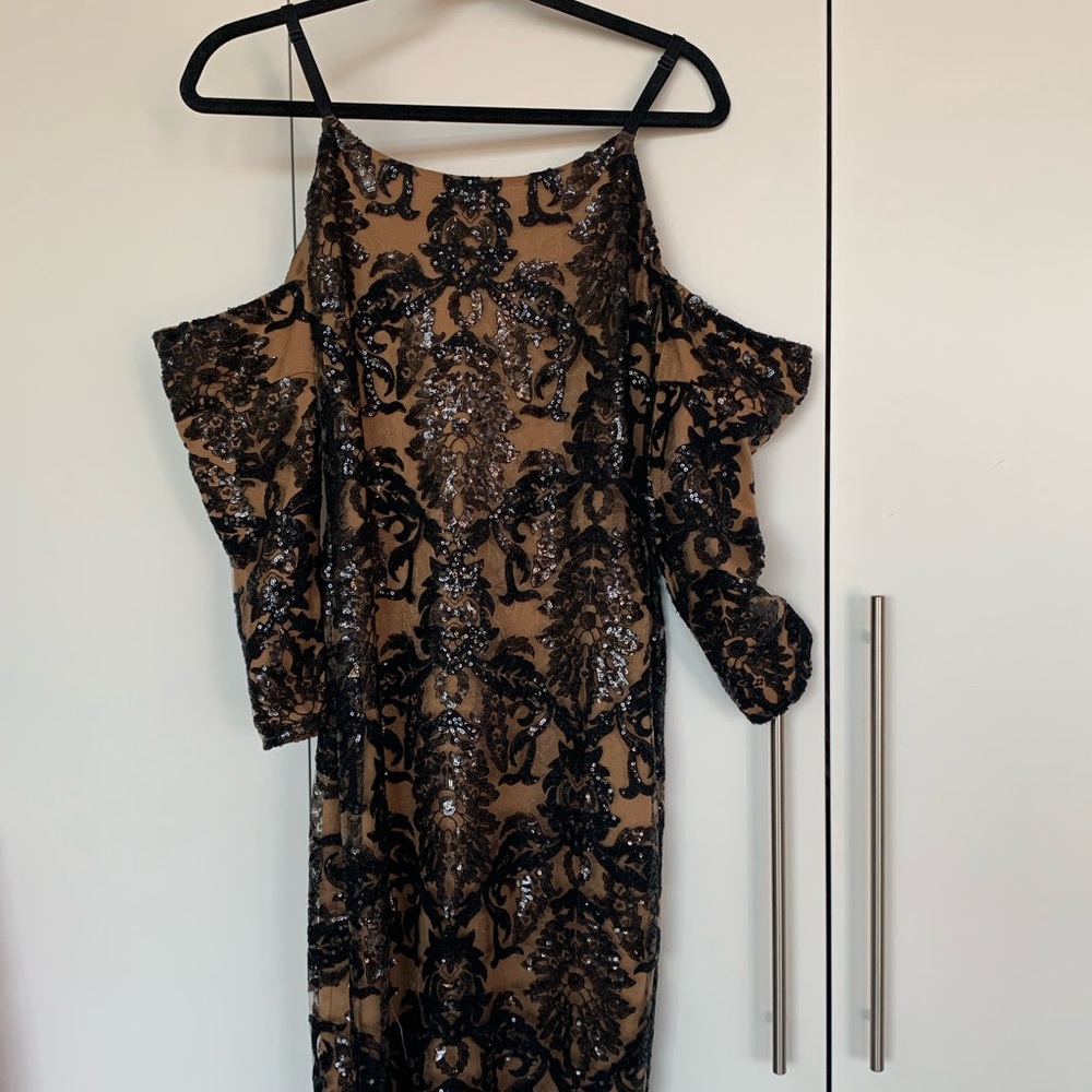 Awesome party dress!  Perfect for the holidays!